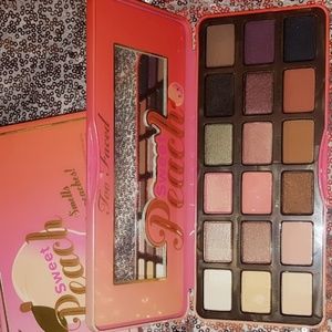 Too faced sweet peach palette